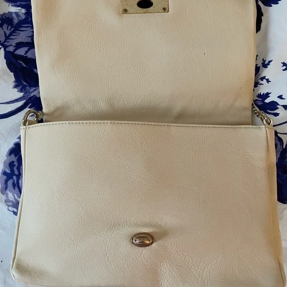 Modern Shoulder Tote - Picture 5 of 5